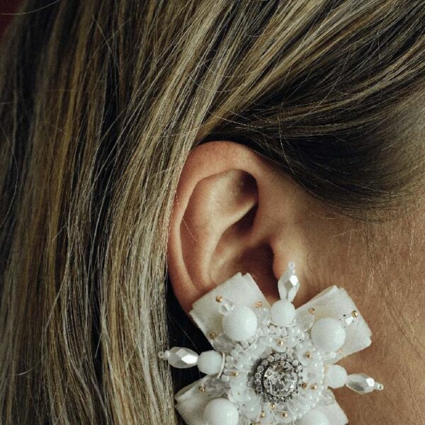 Broche Haute Couture Maison Dulouvet clip Lovely White model-1