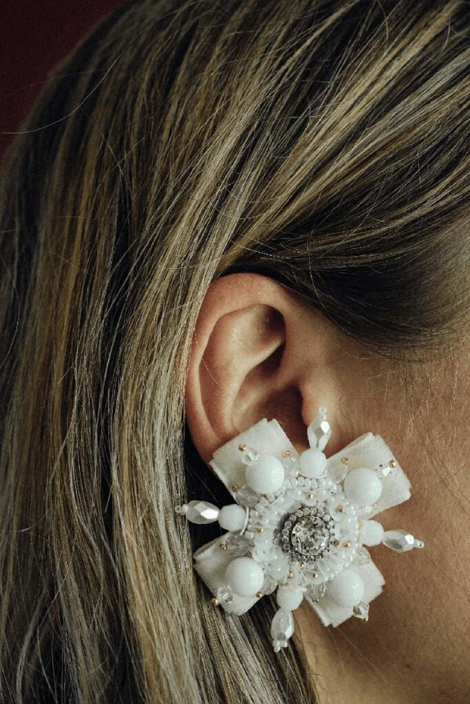 Broche Haute Couture Maison Dulouvet clip Lovely White model-1